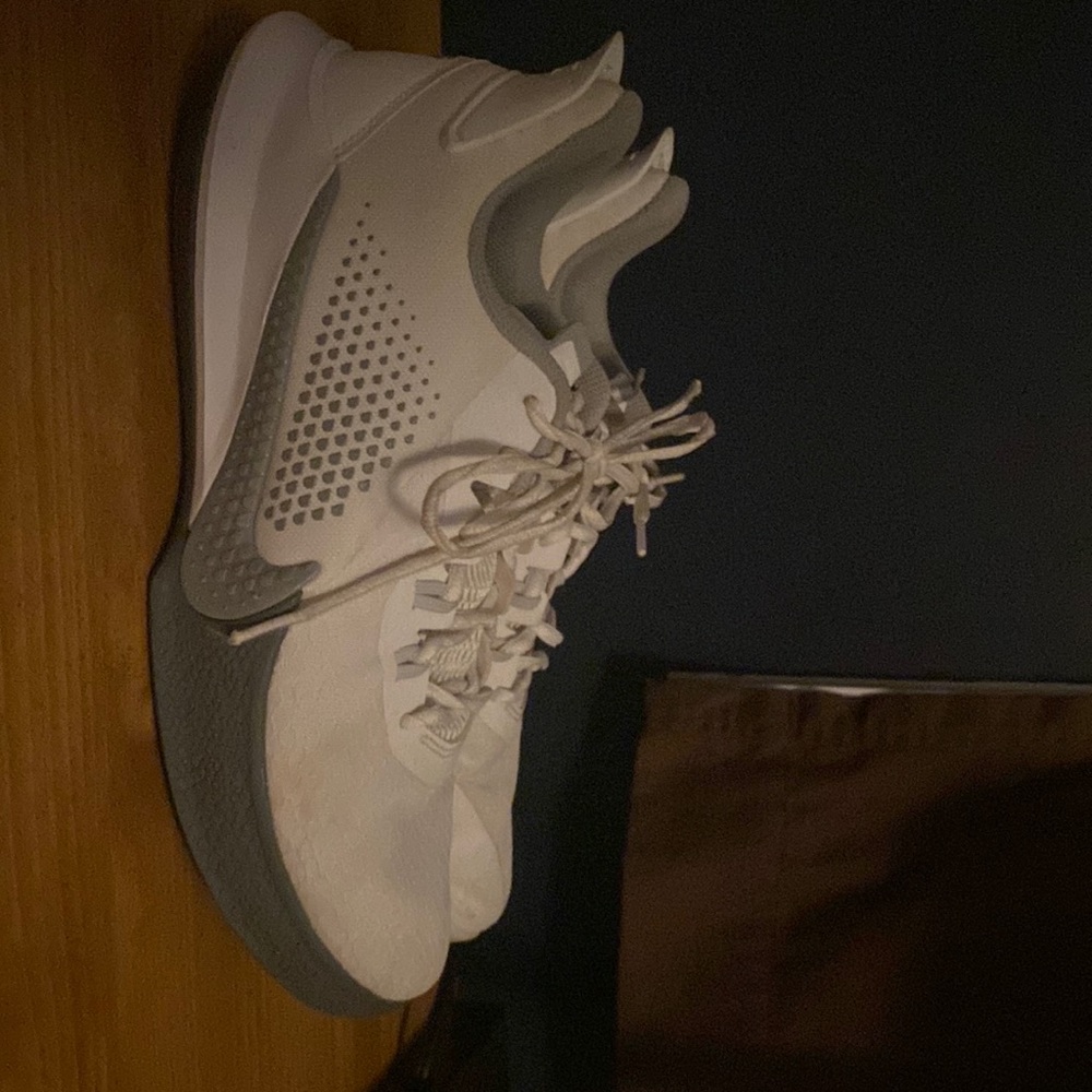 Men's Nike Mamba Fury Lakers Home - size 9.5